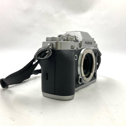 【全額返金保証】【最速発送】FUJIFILM デジタル一眼 X-T3 ボディ シルバー 美品 動作確認済