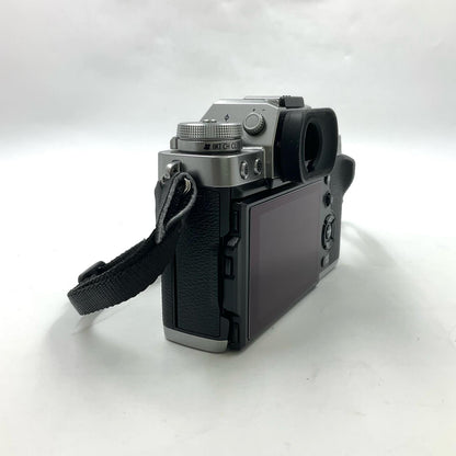 【全額返金保証】【最速発送】FUJIFILM デジタル一眼 X-T3 ボディ シルバー 美品 動作確認済
