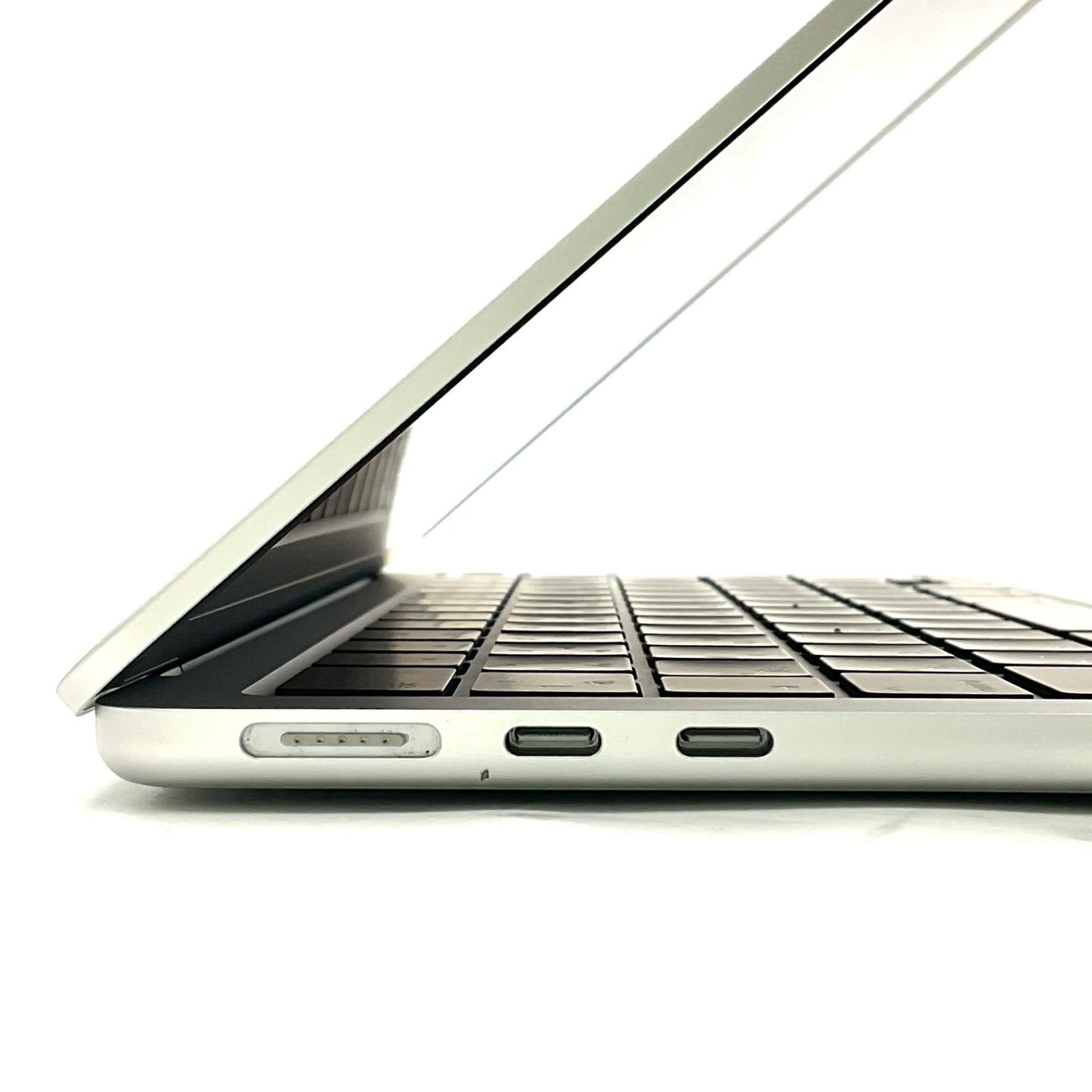 【全額返金保証】【最速発送】Apple MacBook Air 13インチ 2024 Apple M3 8GB 256GB シルバー 100% 美品 動作確認済