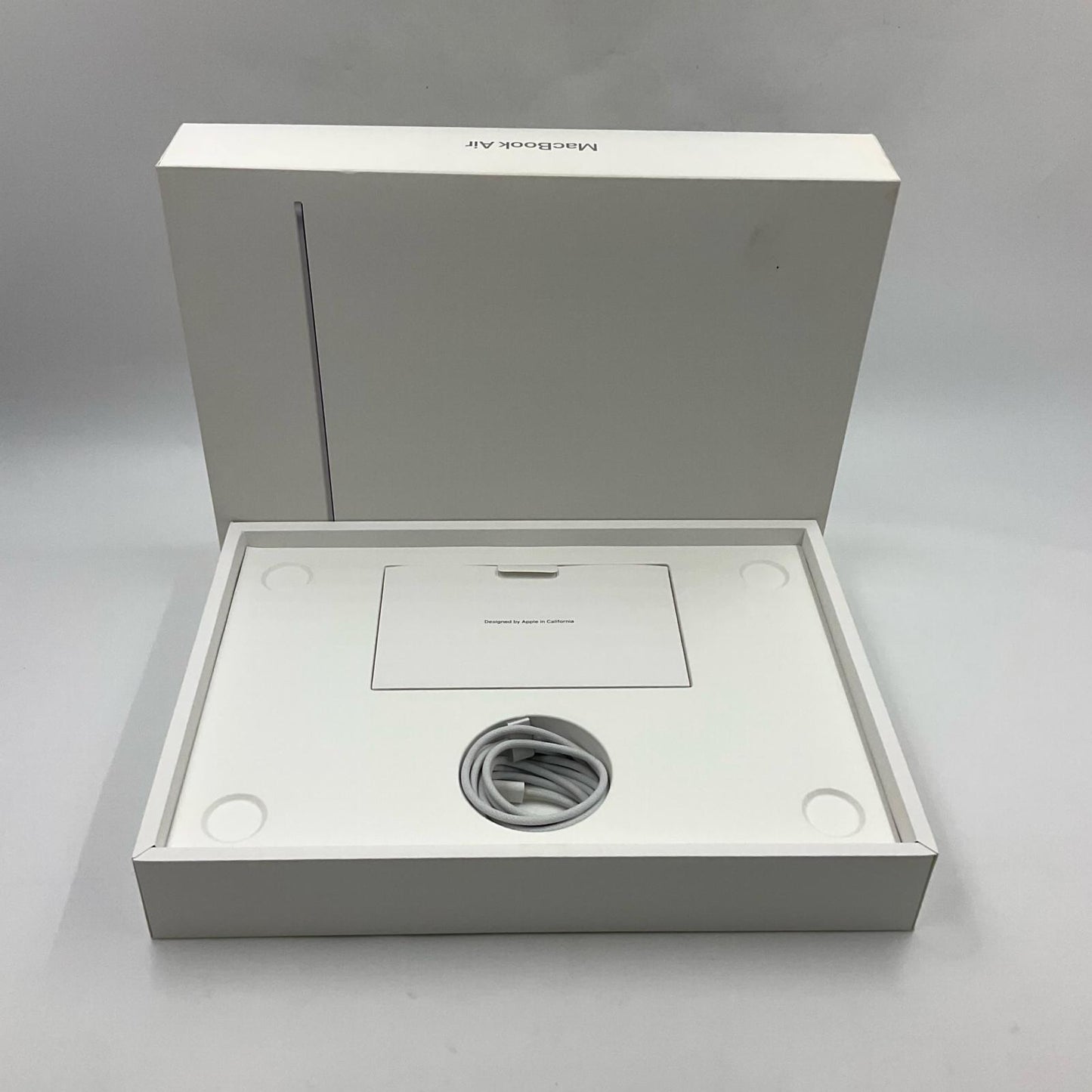 【全額返金保証】【最速発送】Apple MacBook Air 13インチ 2024 Apple M3 8GB 256GB シルバー 100% 美品 動作確認済