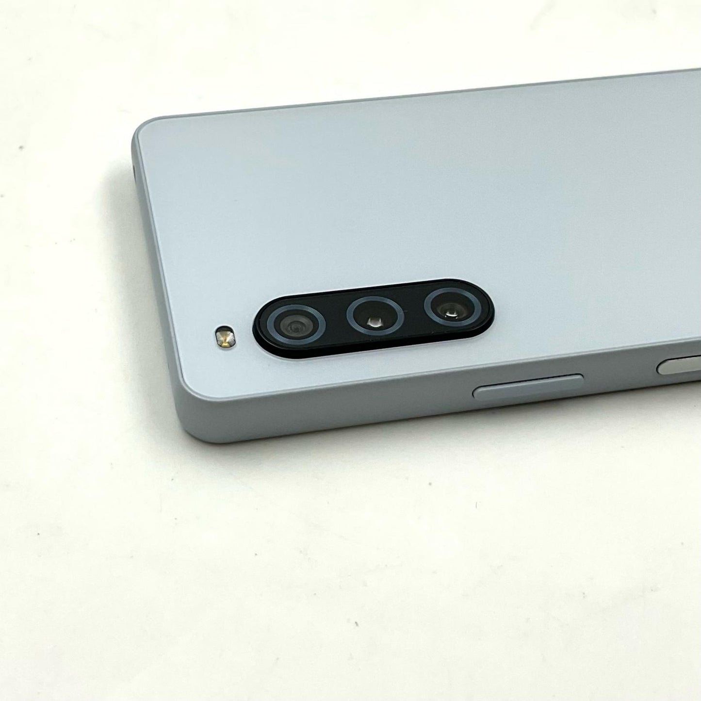 【全額返金保証】【最速発送】Sony Xperia 10 V 128GB docomo SIMフリー S0-52D 白ロム 美品 動作確認済