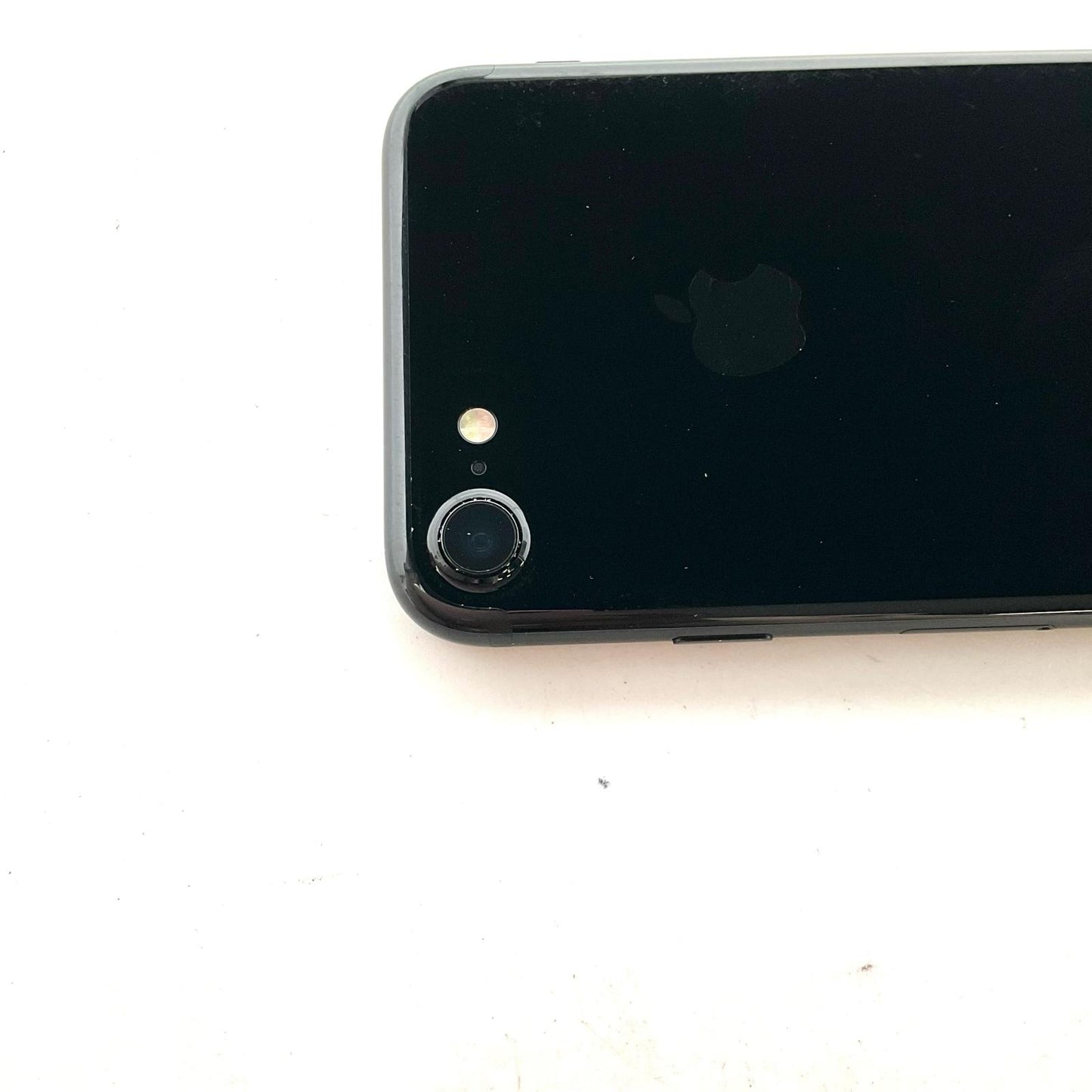 【全額返金保証】【最速発送】Apple iPhone iPhone 7 128GB ブラック au 白ロム 動作確認済 81%