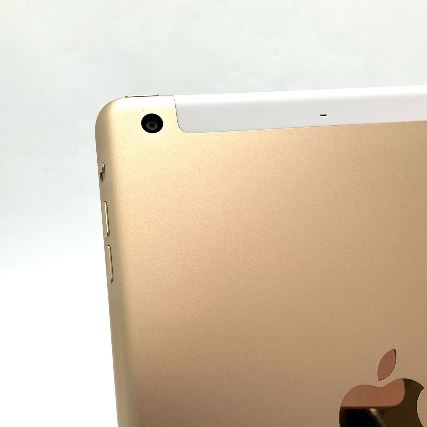 【全額返金保証】【最速発送】Apple iPad mini 7.9インチ 第3世代 16GB ゴールド WiFi+Cellular docomo 白ロム 動作確認済