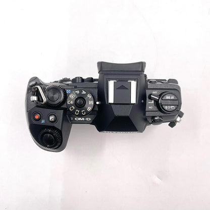 【全額返金保証】【最速発送】OLYMPUS デジタル一眼 OM-D E-M1 ボディ ブラック 動作確認済