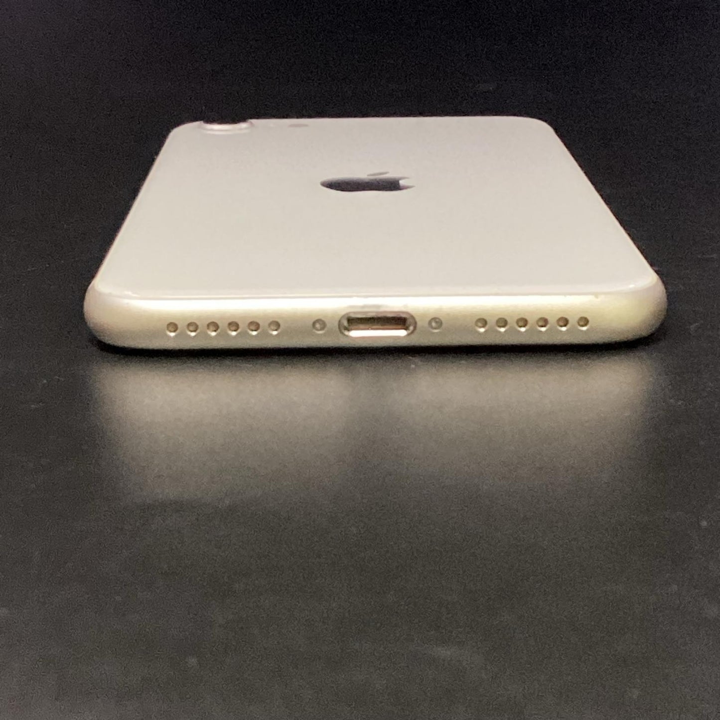 【全額返金保証】【最速発送】Apple iPhone iPhone SE（第3世代） 128GB スターライト au 白ロム 動作確認済 91%
