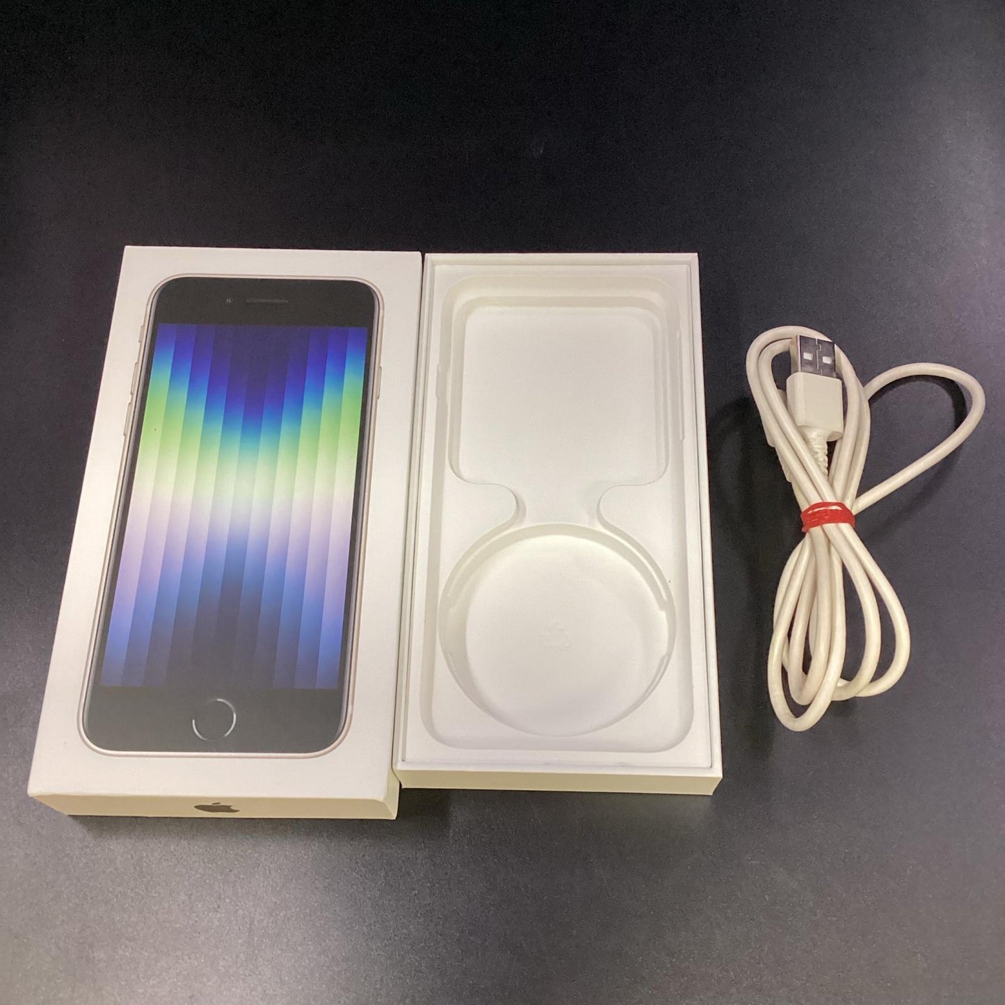 【全額返金保証】【最速発送】Apple iPhone iPhone SE（第3世代） 128GB スターライト au 白ロム 動作確認済 91%