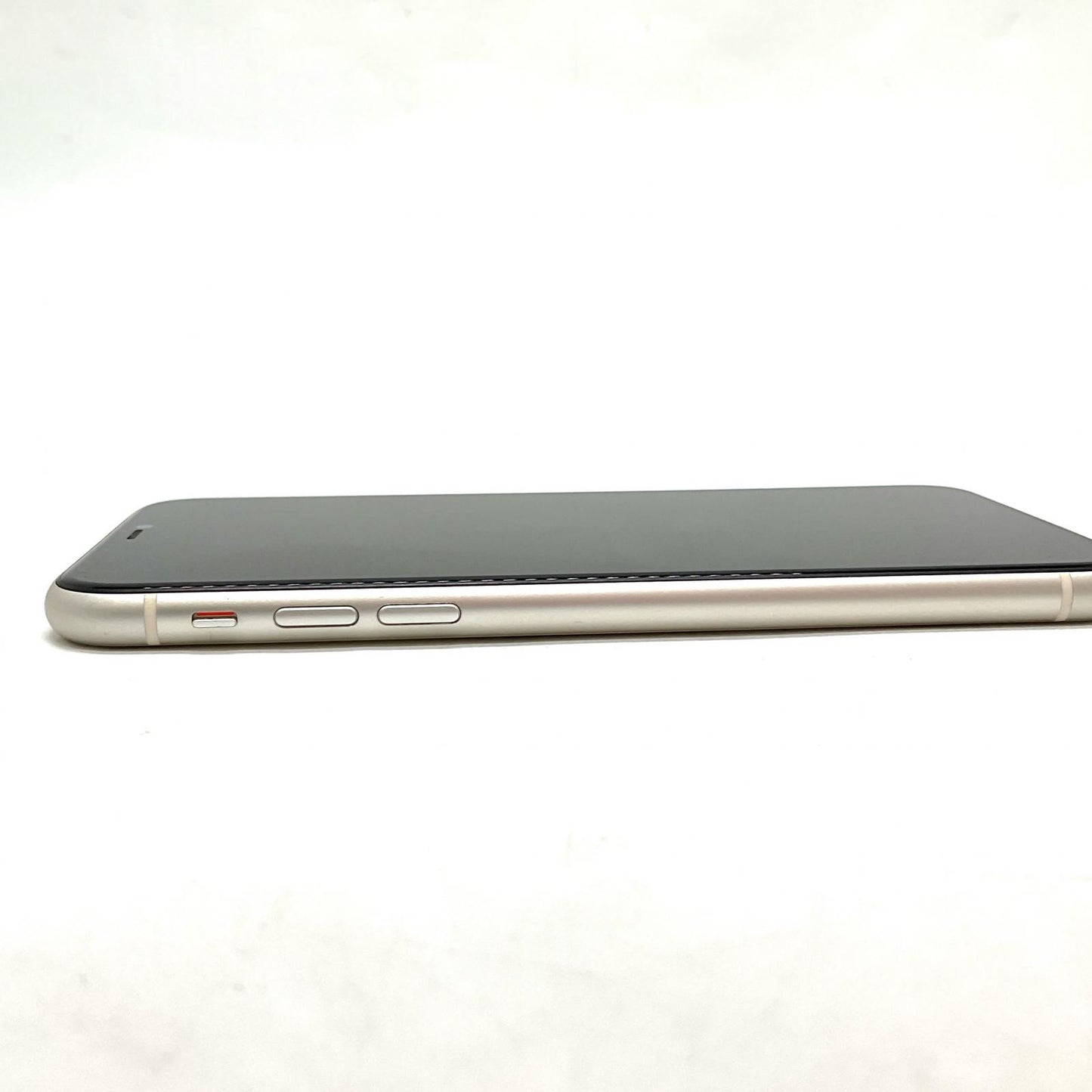 【全額返金保証】【最速発送】Apple iPhone iPhone 11 128GB ホワイト docomo 白ロム 動作確認済 74%