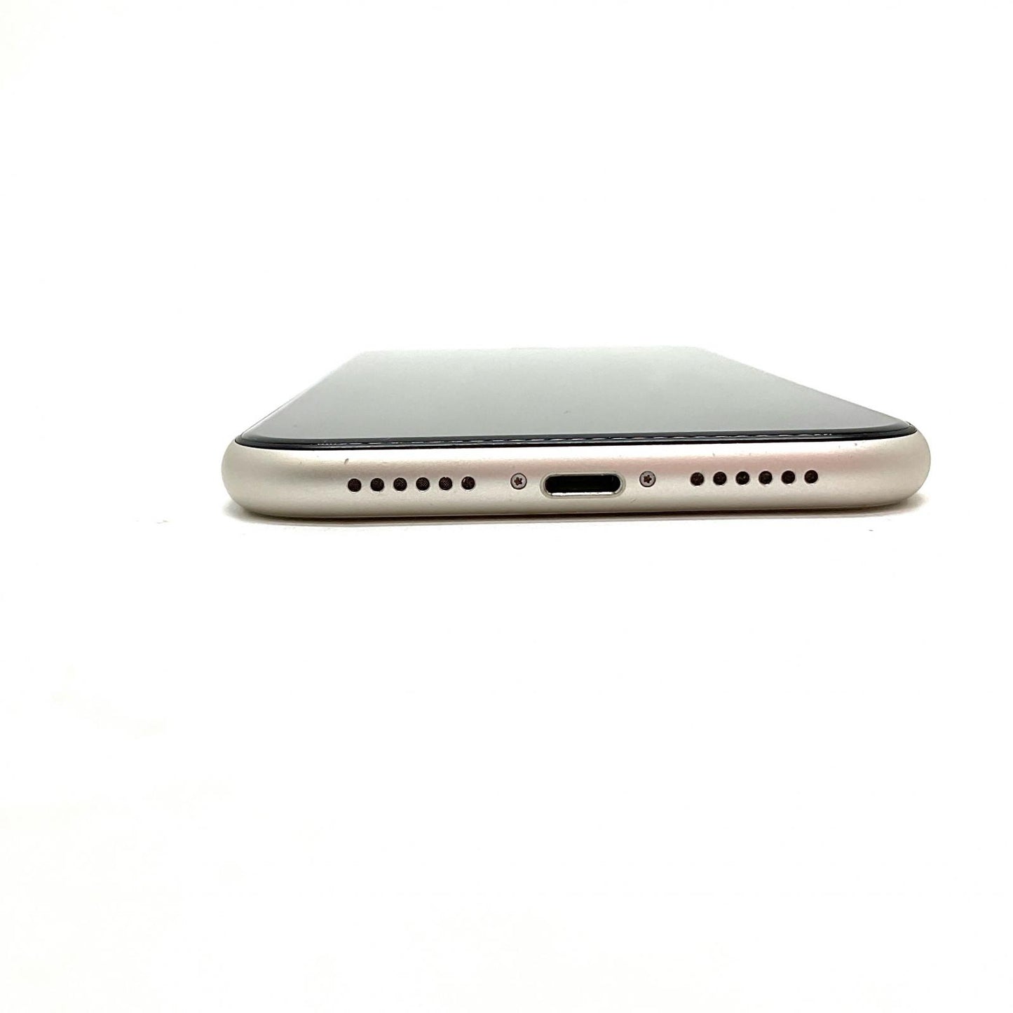 【全額返金保証】【最速発送】Apple iPhone iPhone 11 128GB ホワイト docomo 白ロム 動作確認済 74%