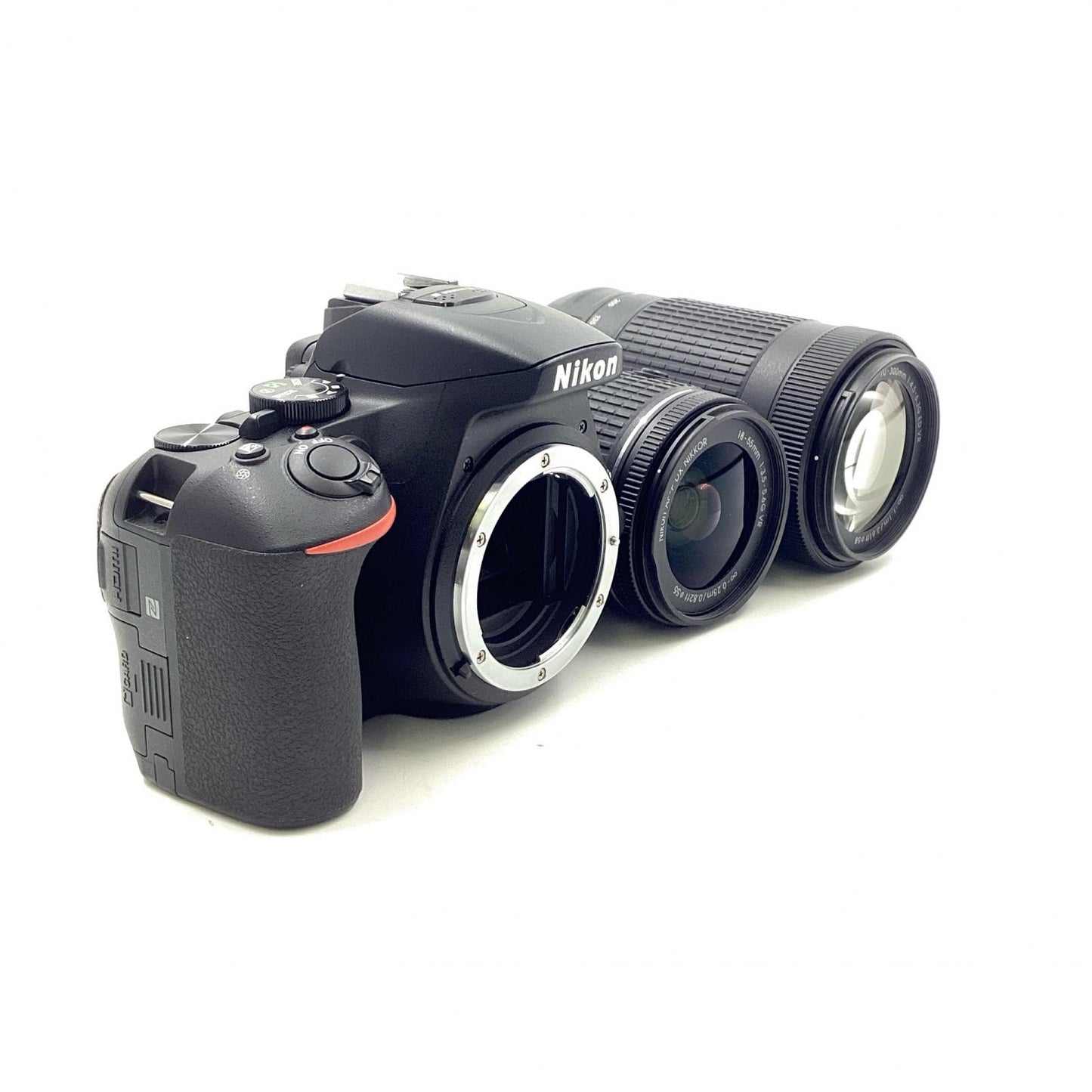 【全額返金保証】【最速発送】Nikon デジタル一眼 D5600 ダブルズームキット ブラック 美品 動作確認済