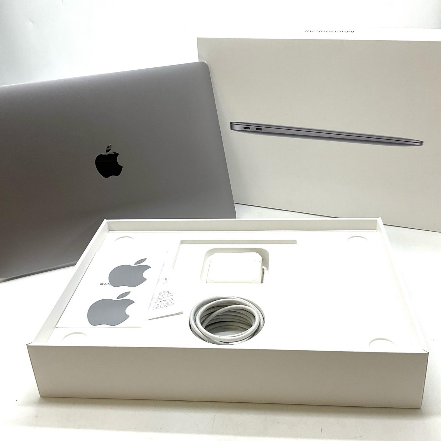 【全額返金保証】【最速発送】Apple MacBook Air 13インチ 2020 Apple M1 8GB 256GB スペースグレイ 97% 美品 動作確認済
