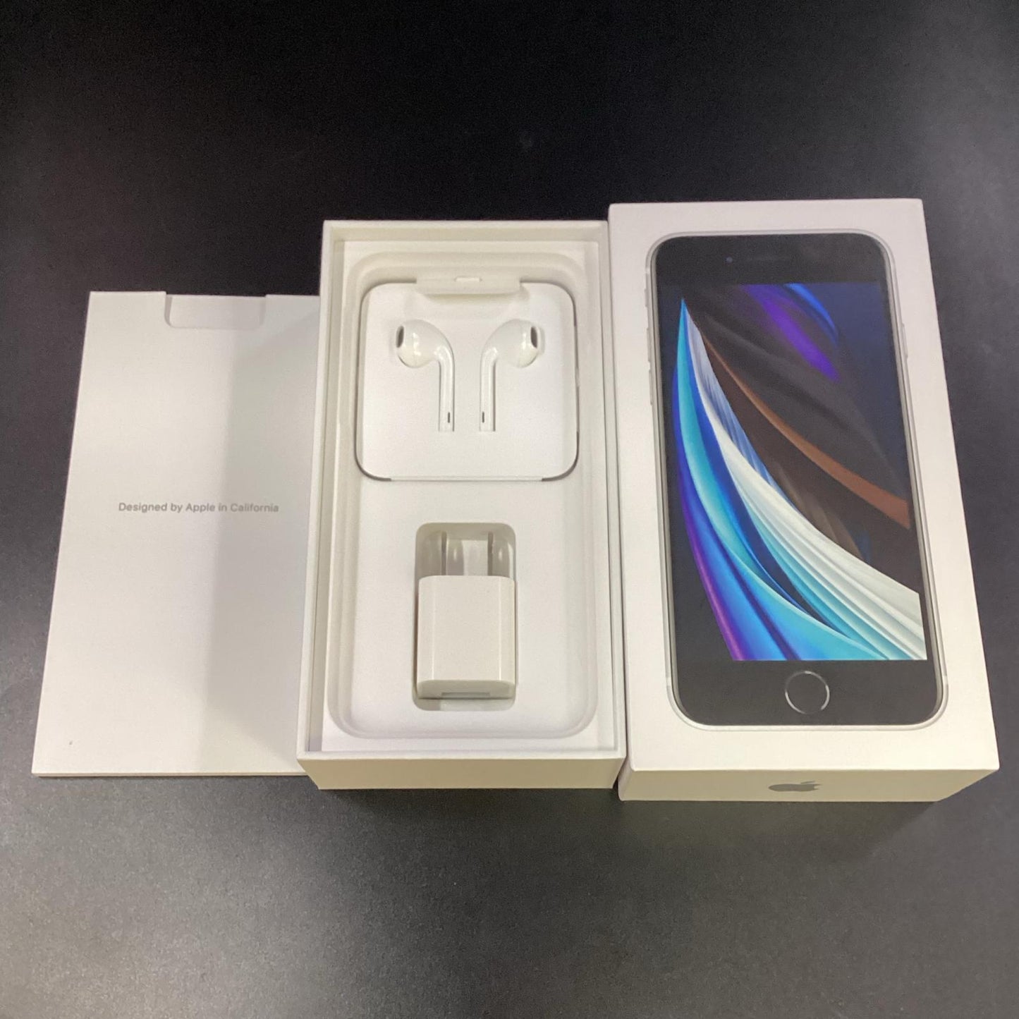 【全額返金保証】【最速発送】Apple iPhone iPhone SE（第2世代） 128GB ホワイト au 白ロム 動作確認済 78%