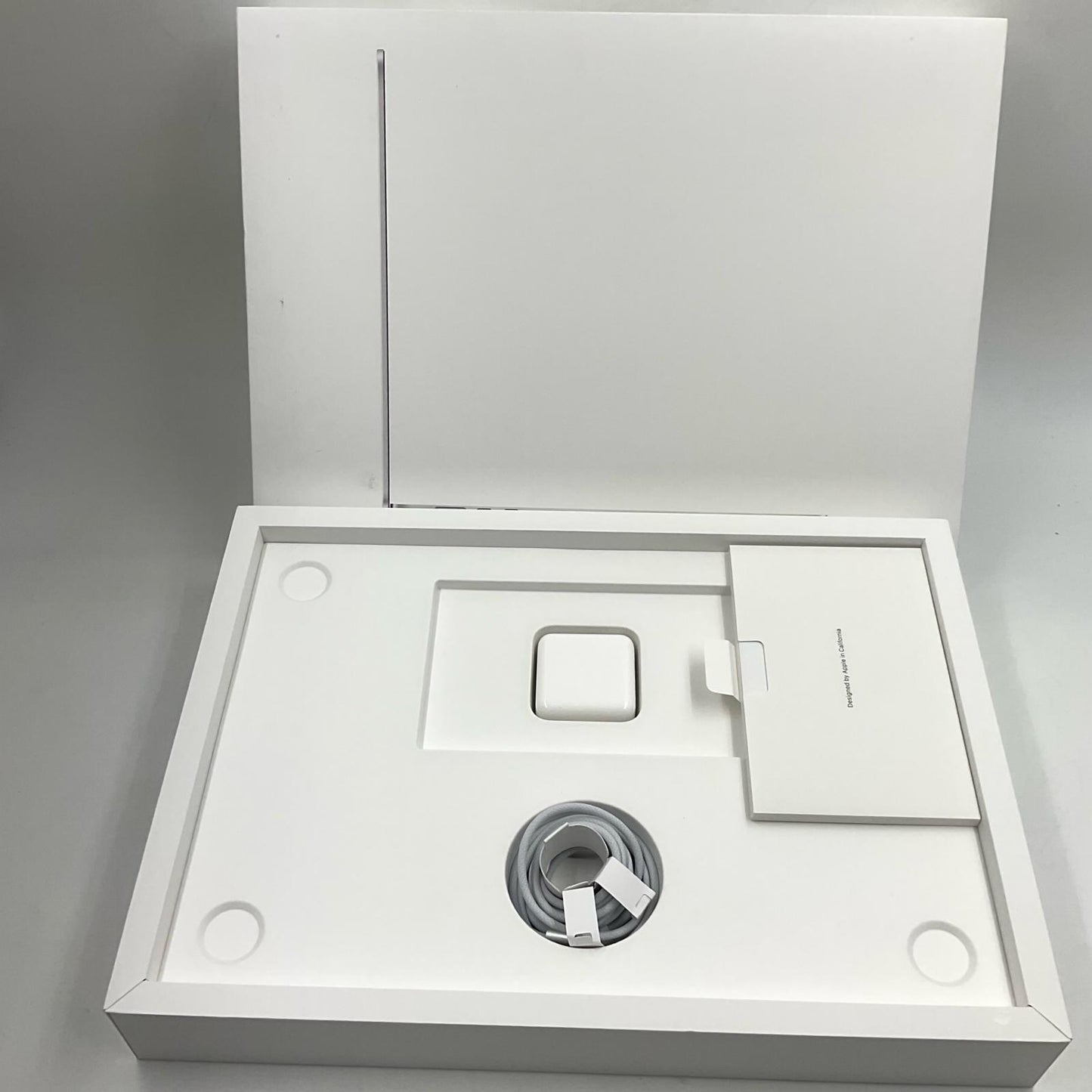 【全額返金保証】【最速発送】Apple MacBook Air 15インチ 2023 Apple M2 8GB 256GB シルバー 98% 美品 動作確認済