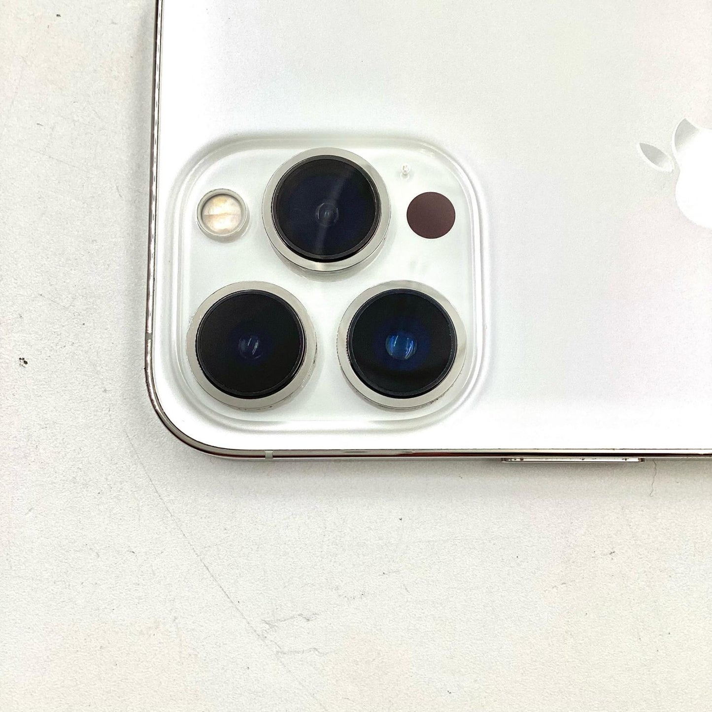 【全額返金保証】【最速発送】Apple iPhone iPhone 13 Pro 256GB シルバー 楽天モバイル SIMフリー 白ロム 動作確認済 77%