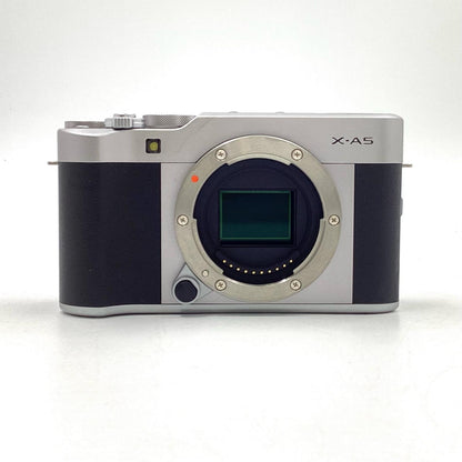 【全額返金保証】【最速発送】FUJIFILM デジタル一眼 X-A5 レンズキット [シルバー] シルバー 美品 動作確認済