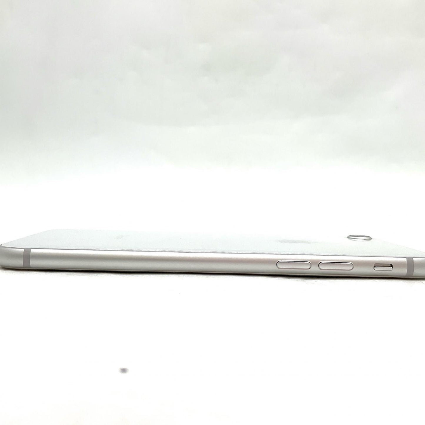 【全額返金保証】【最速発送】Apple iPhone iPhone 8 64GB シルバー Softbank 白ロム 動作確認済 95%