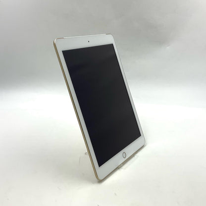 【全額返金保証】【最速発送】Apple iPad iPad 9.7インチ 第5世代 32GB ゴールド WiFi+Cellular docomo 白ロム 美品 動作確認済