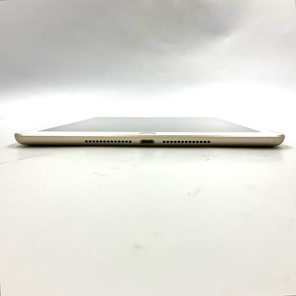 【全額返金保証】【最速発送】Apple iPad iPad 9.7インチ 第5世代 32GB ゴールド WiFi+Cellular docomo 白ロム 美品 動作確認済
