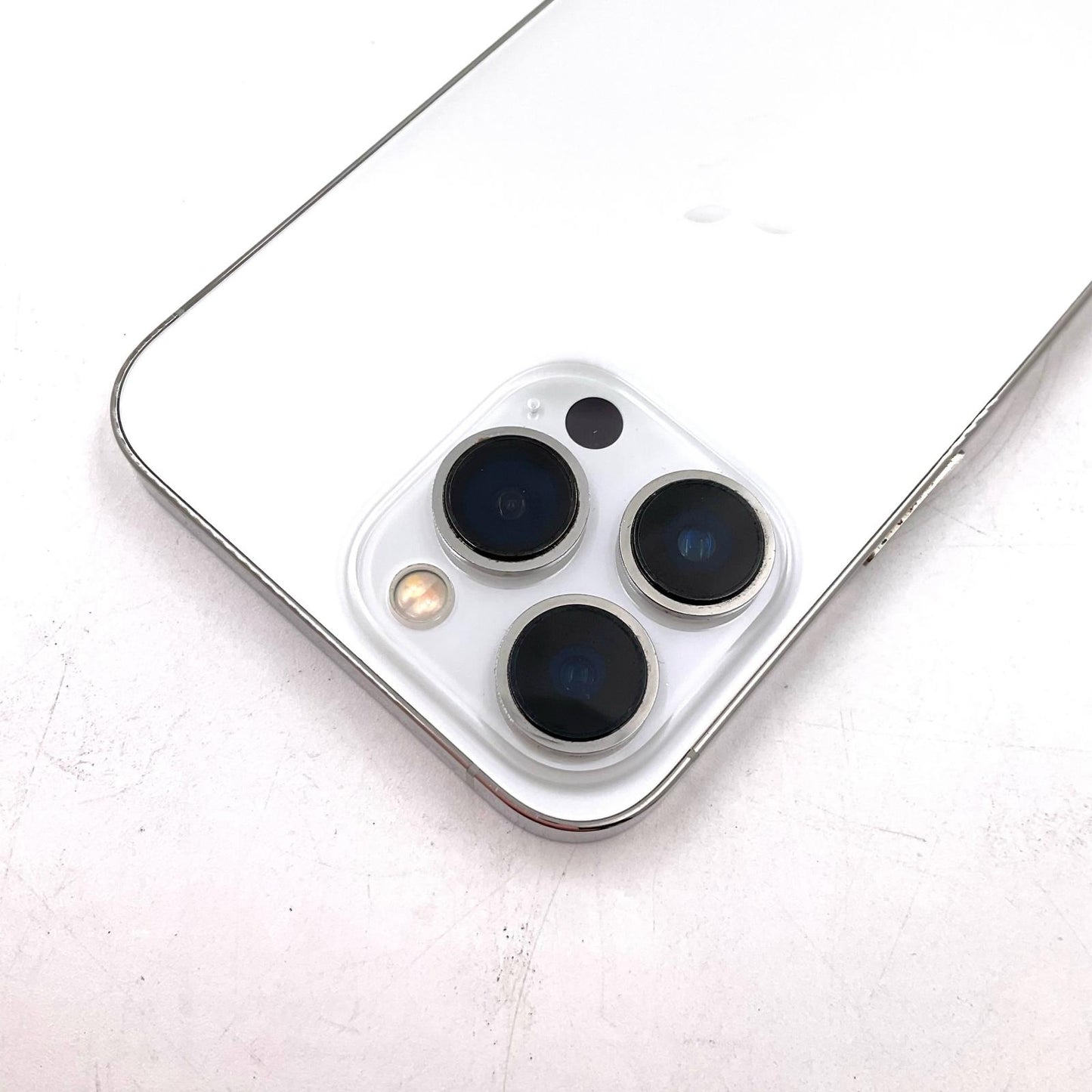 【全額返金保証】【最速発送】Apple iPhone iPhone 13 Pro 128GB シルバー docomo 白ロム 美品 動作確認済 75%
