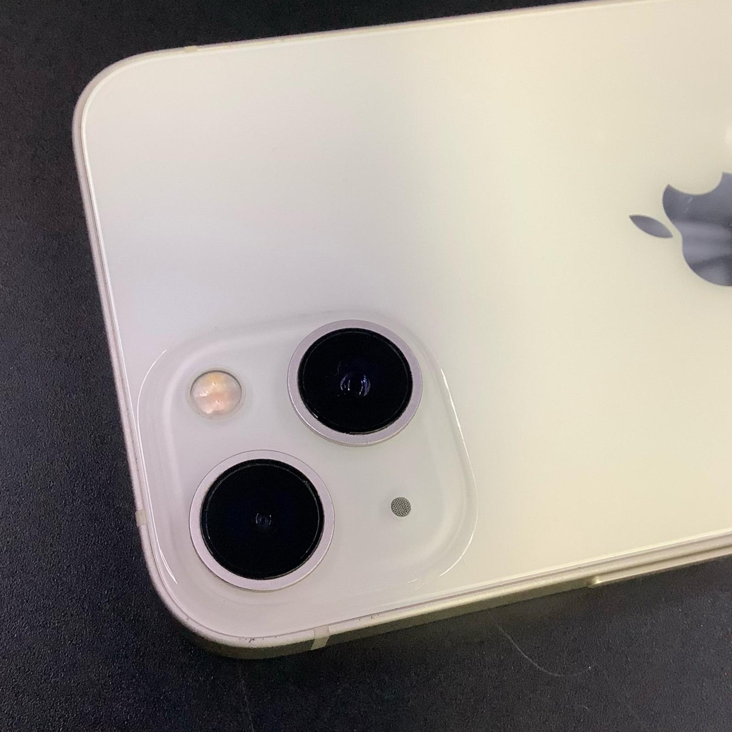【全額返金保証】【最速発送】Apple iPhone iPhone 13 128GB スターライト docomo 白ロム 美品 動作確認済 82%