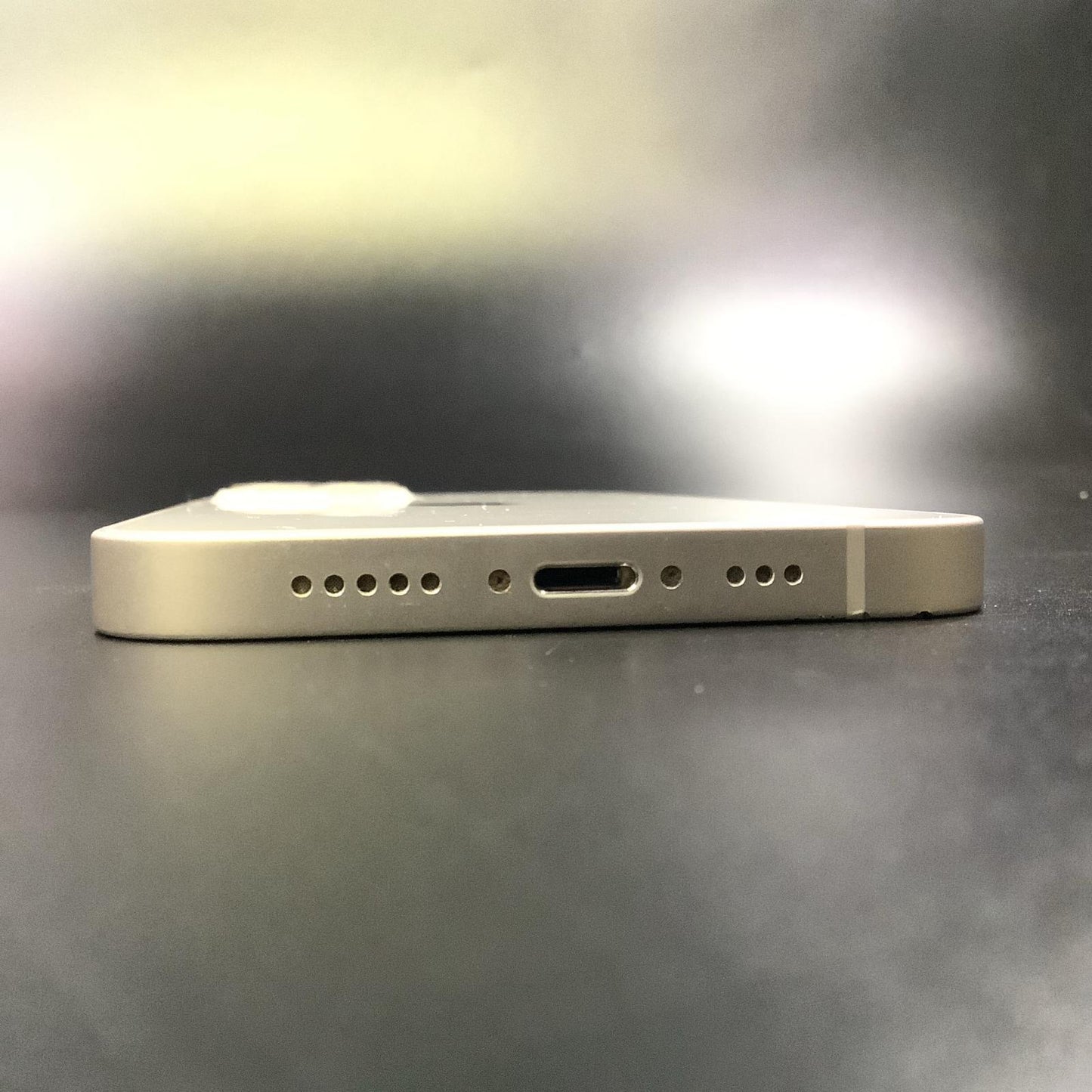 【全額返金保証】【最速発送】Apple iPhone iPhone 13 128GB スターライト docomo 白ロム 美品 動作確認済 82%