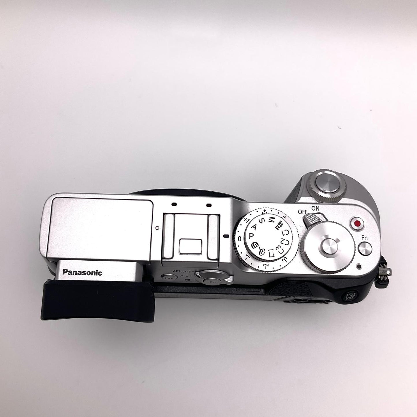 【全額返金保証】【最速発送】Panasonic デジタル一眼 LUMIX DMC-GX8 ボディ ブラック 美品 動作確認済