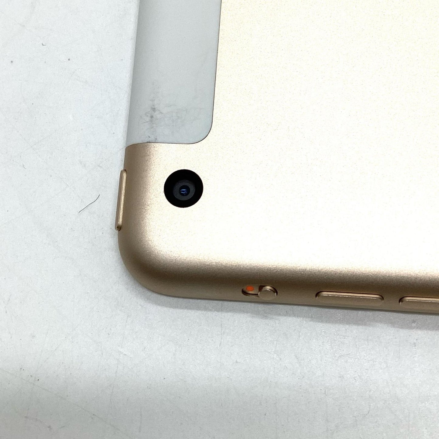 【全額返金保証】【最速発送】Apple iPad mini 7.9インチ 第3世代 16GB ゴールド WiFi+Cellular docomo 白ロム 美品 動作確認済
