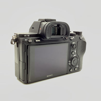 【全額返金保証】【最速発送】Sony デジタル一眼 α7 III ILCE-7M3 ボディ 動作確認済
