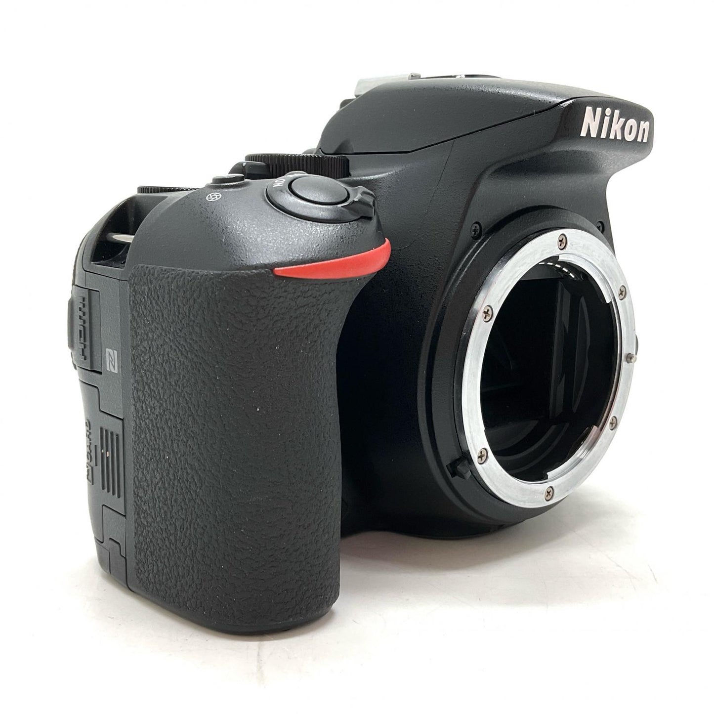 【全額返金保証】【最速発送】Nikon デジタル一眼 D5600 ボディ 美品 動作確認済