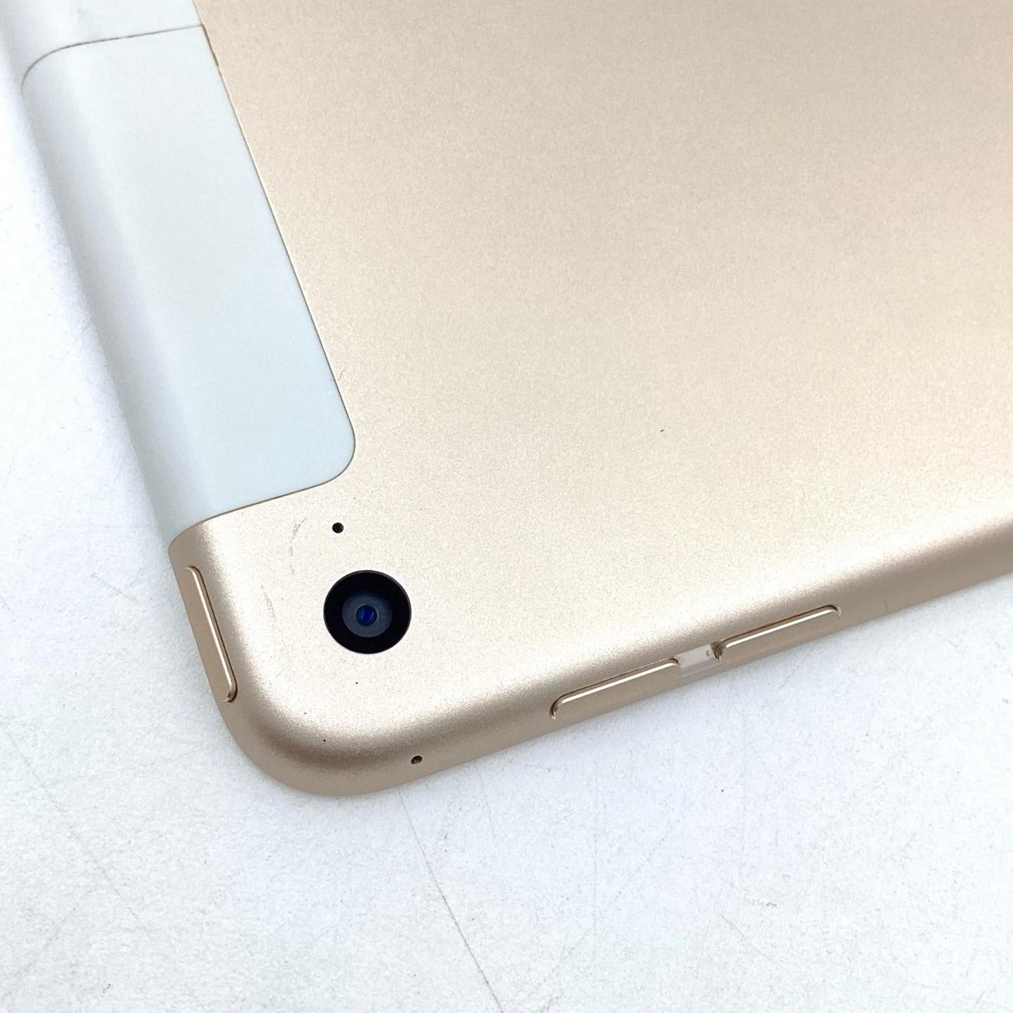 【全額返金保証】【最速発送】Apple iPad mini 7.9インチ 第4世代 128GB ゴールド WiFi+Cellular docomo 白ロム 動作確認済