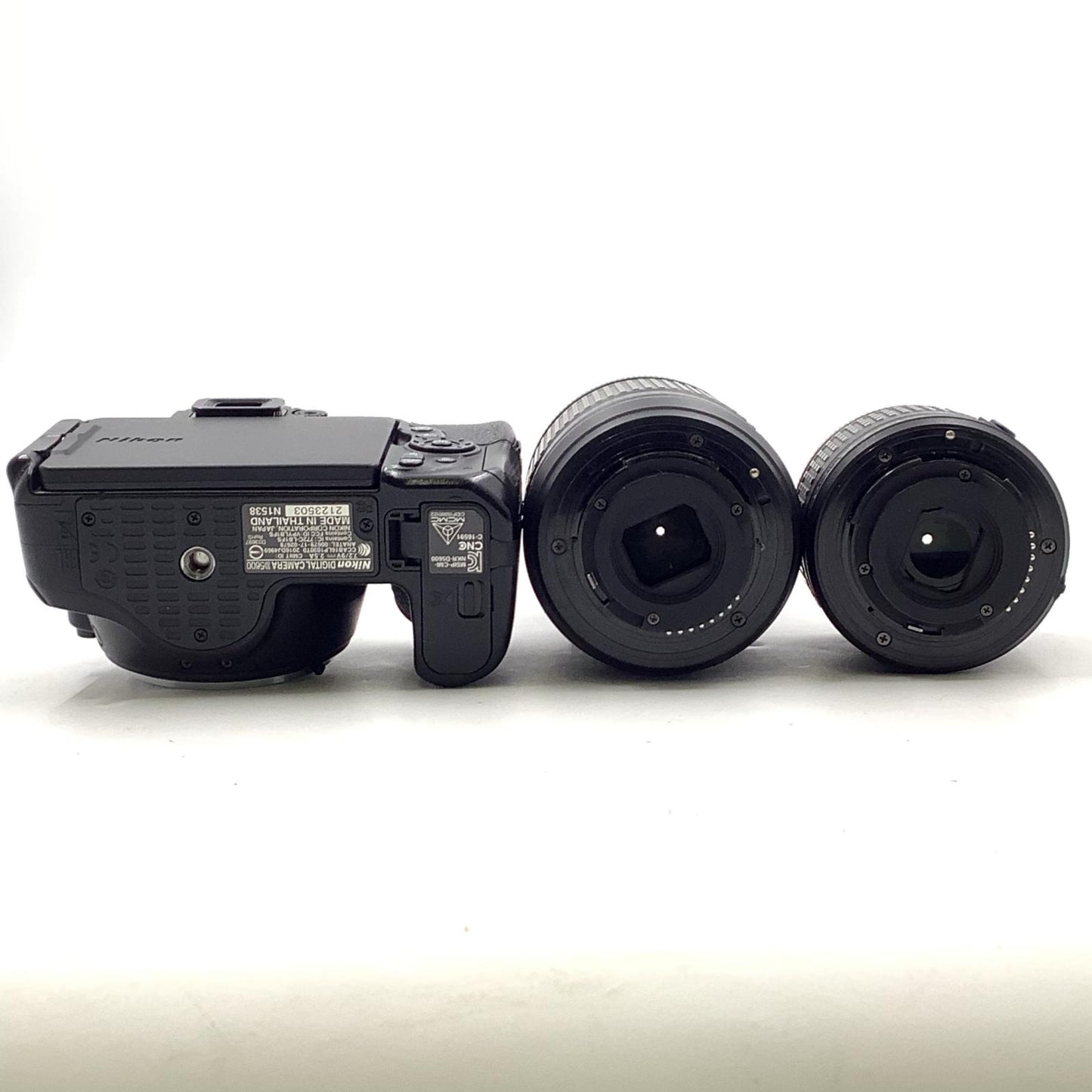 【全額返金保証】【最速発送】Nikon デジタル一眼 D5600 ダブルズームキット ブラック 動作確認済