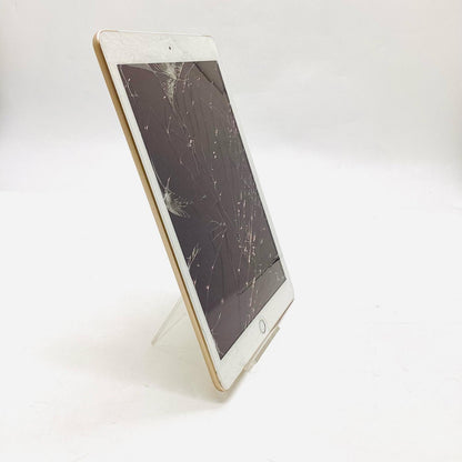 【最速発送】Apple iPad iPad 9.7インチ 第5世代 32GB ゴールド WiFi+Cellular docomo 白ロム【難有】