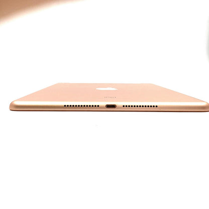 【全額返金保証】【最速発送】Apple iPad iPad 第6世代 32GB ゴールド WiFi+Cellular docomo 白ロム 美品 動作確認済
