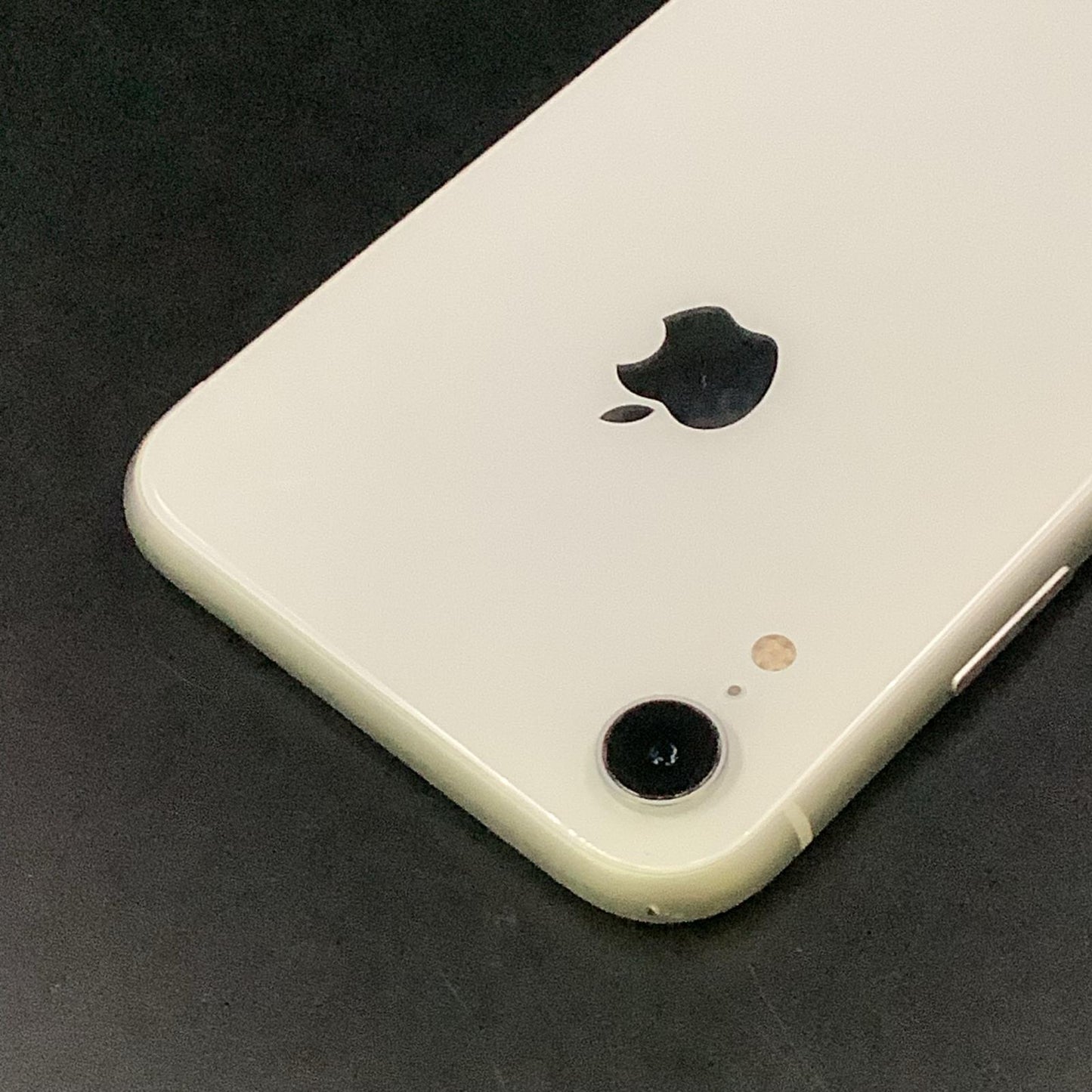 【全額返金保証】【最速発送】Apple iPhone iPhone XR 128GB ホワイト SIMフリー 白ロム 美品 動作確認済 82%
