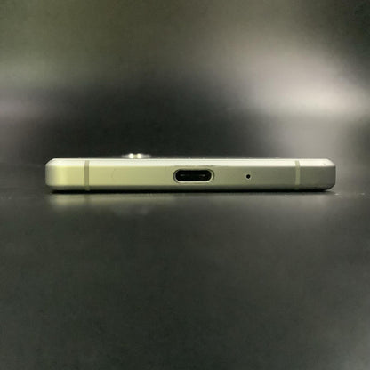 【最速発送】Sony Xperia 1 II 128GB ホワイト docomo SO-51A 白ロム【難有】
