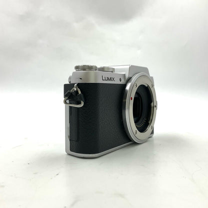 【最速発送】Panasonic デジタル一眼 LUMIX DMC-GF7 シルバー【難有】