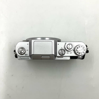 【最速発送】Panasonic デジタル一眼 LUMIX DMC-GF7 シルバー【難有】