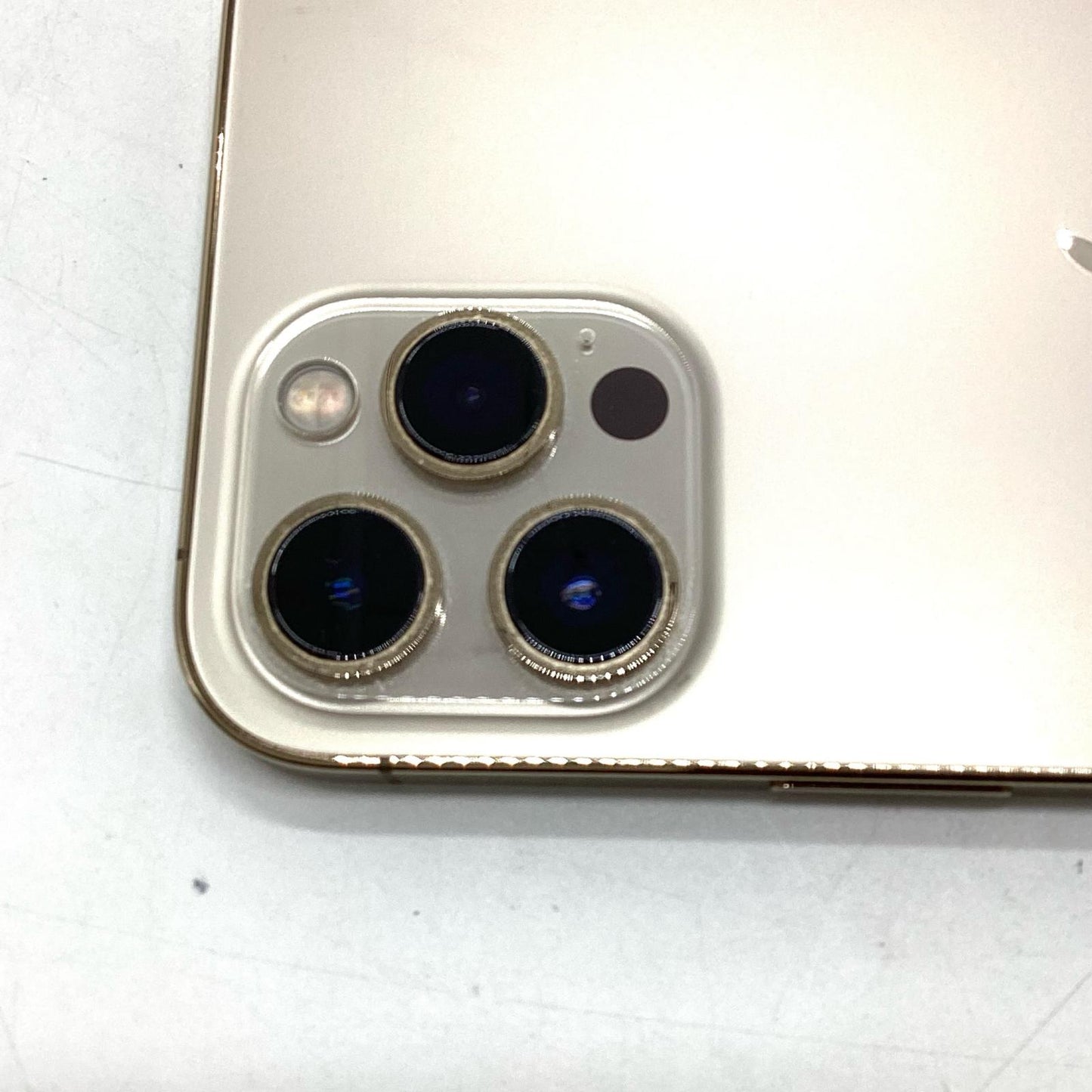 【全額返金保証】【最速発送】Apple iPhone iPhone 12 Pro Max 256GB ゴールド SIMフリー 白ロム 動作確認済 76%