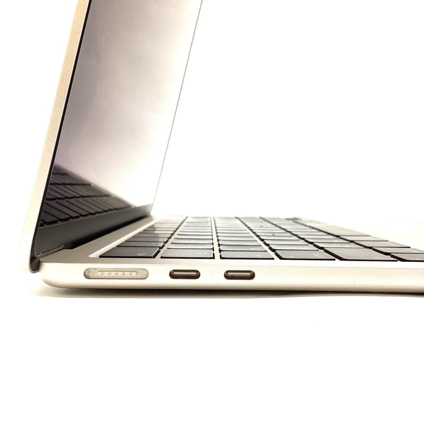 【全額返金保証】【最速発送】Apple MacBook Air 13インチ 2022 Apple M2 8GB 256GB スターライト 100% 美品 動作確認済