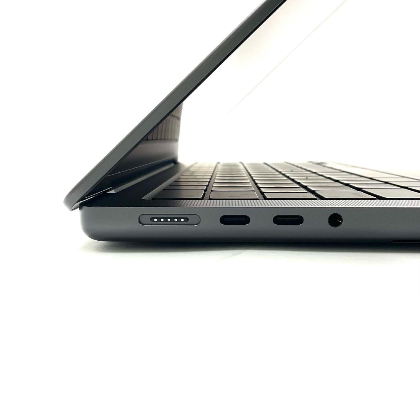 【全額返金保証】【最速発送】Apple MacBook Pro 14インチ 2025 Apple M5 16GB 512GB スペースブラック 100% 超美品 動作確認済