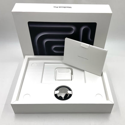 【全額返金保証】【最速発送】Apple MacBook Pro 14インチ 2025 Apple M5 16GB 512GB スペースブラック 100% 超美品 動作確認済
