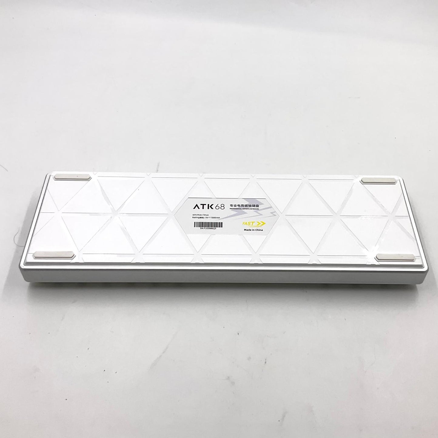 【全額返金保証】【最速発送】VGN ゲーミングキーボードATK 68 White ATK 68 美品 動作確認済