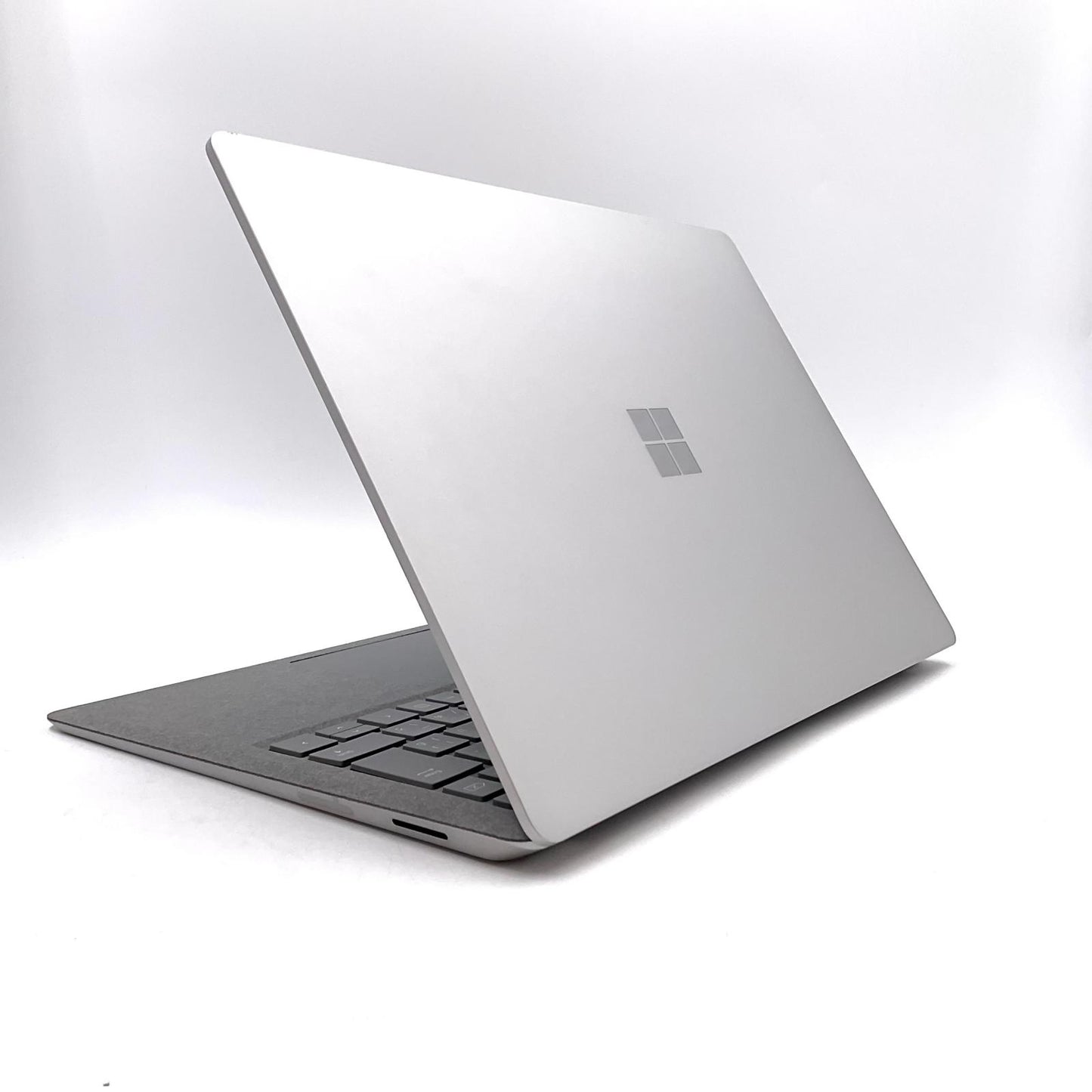 【全額返金保証】【最速発送】Microsoft Surface Laptop2 Surface Laptop2 Intel core i5-8250U 8GB M.2 SSD 256GB 85% 美品 動作確認済