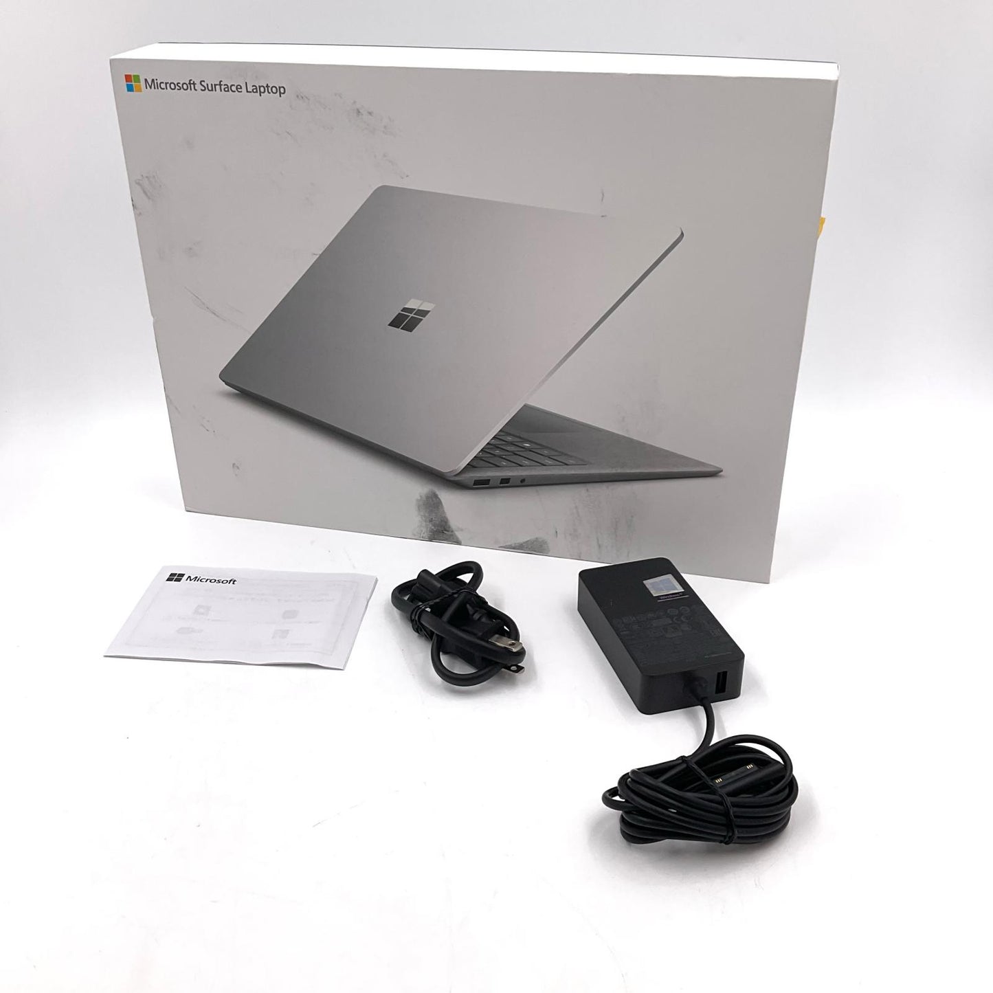 【全額返金保証】【最速発送】Microsoft Surface Laptop2 Surface Laptop2 Intel core i5-8250U 8GB M.2 SSD 256GB 85% 美品 動作確認済
