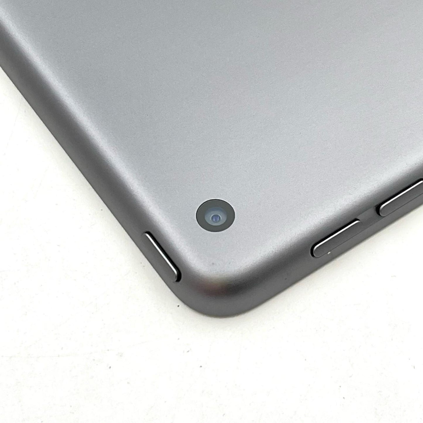 【全額返金保証】【最速発送】Apple iPad iPad 10.2インチ 第8世代 32GB スペースグレイ Wi-Fi 美品 動作確認済