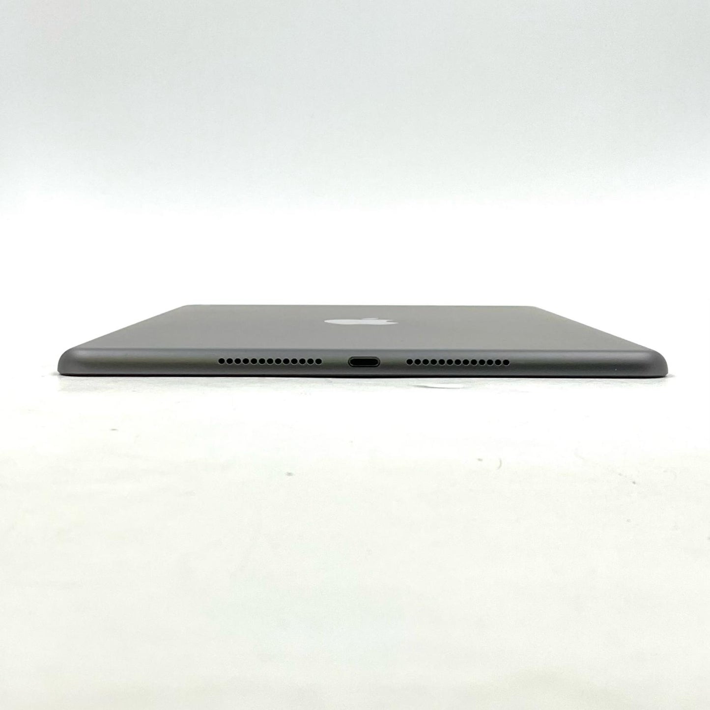 【全額返金保証】【最速発送】Apple iPad iPad 10.2インチ 第8世代 32GB スペースグレイ Wi-Fi 美品 動作確認済