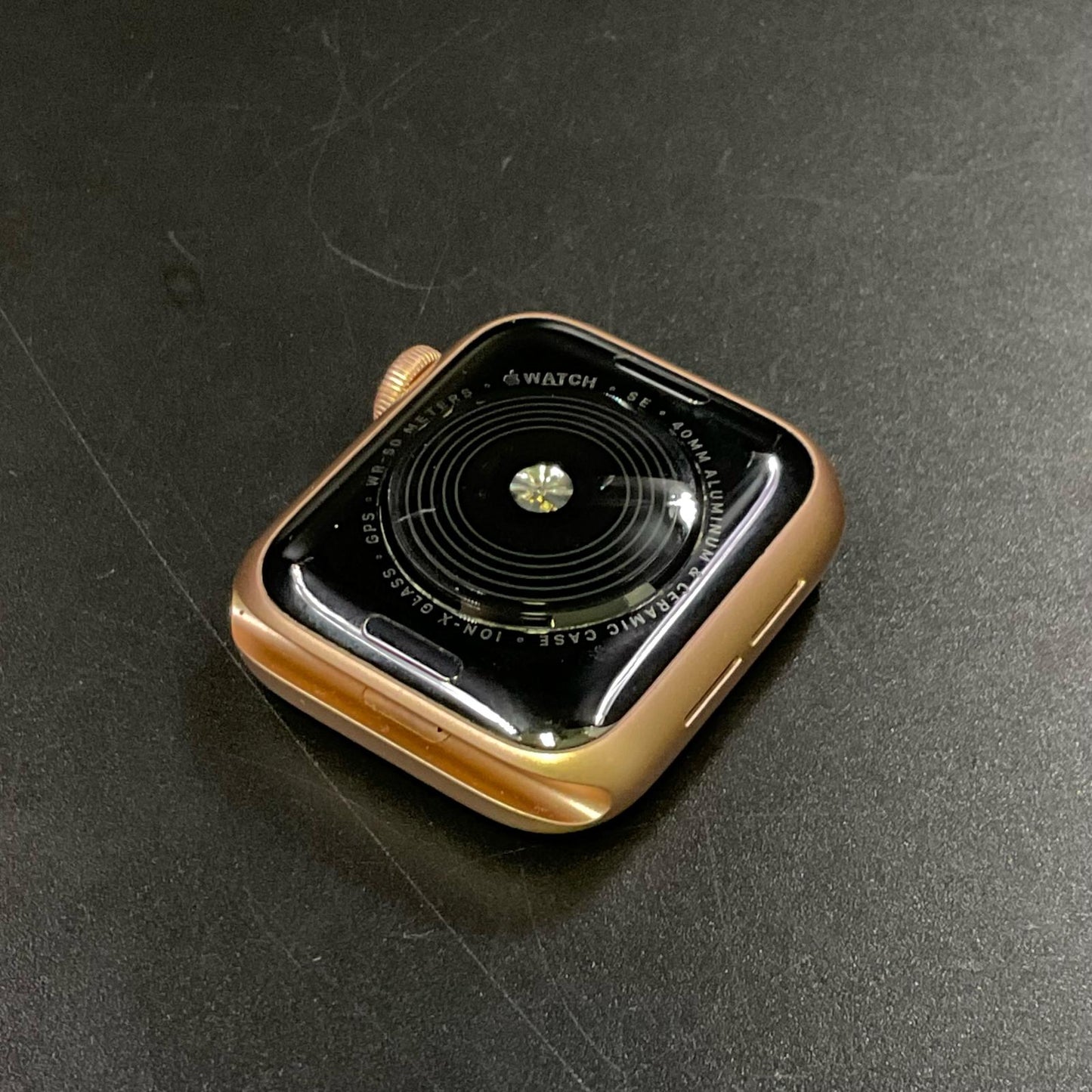 【全額返金保証】【最速発送】Apple Watch SE アルミニウム 40mm GPS 83% 美品 動作確認済