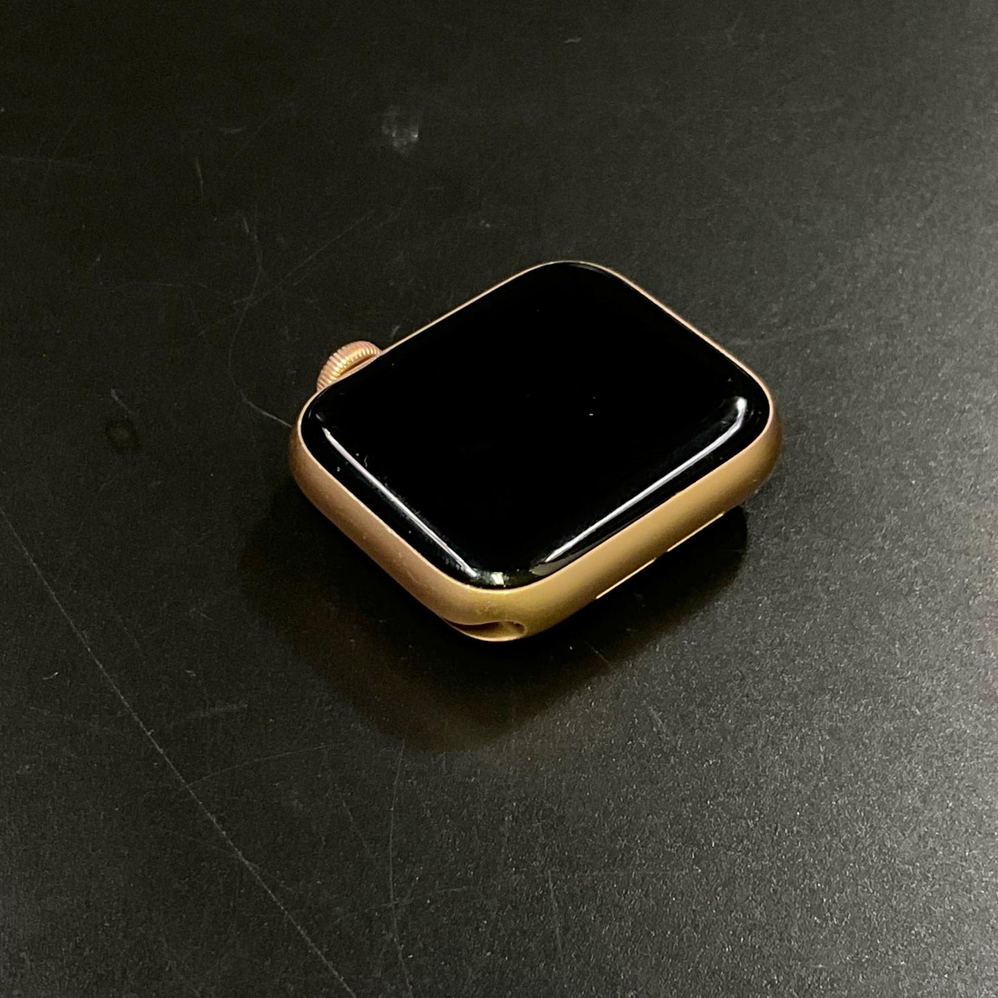 【全額返金保証】【最速発送】Apple Watch SE アルミニウム 40mm GPS 83% 美品 動作確認済