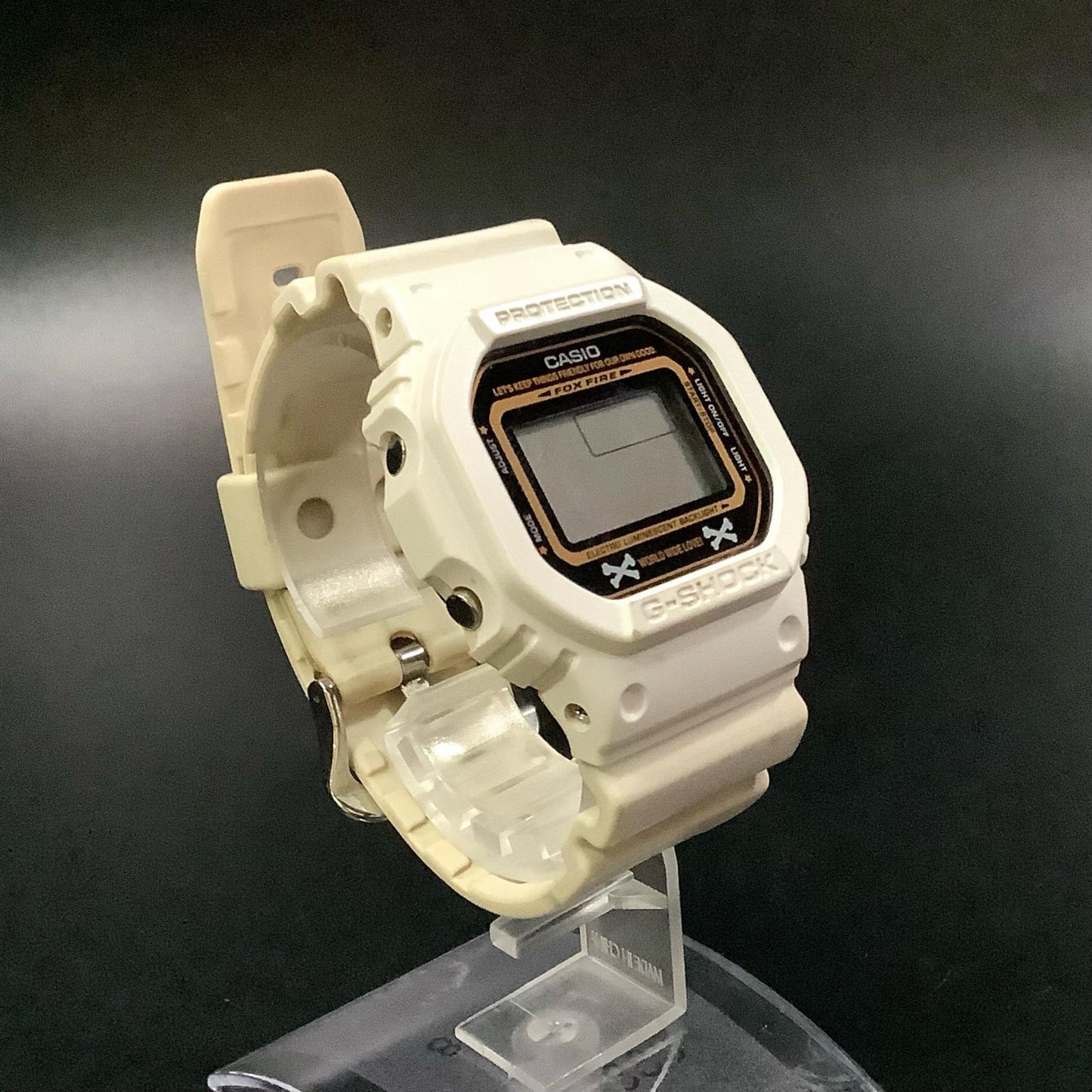 【全額返金保証】【最速発送】CASIO WORLD WIDE LOVEコラボモデル DW-5600VT 動作確認済