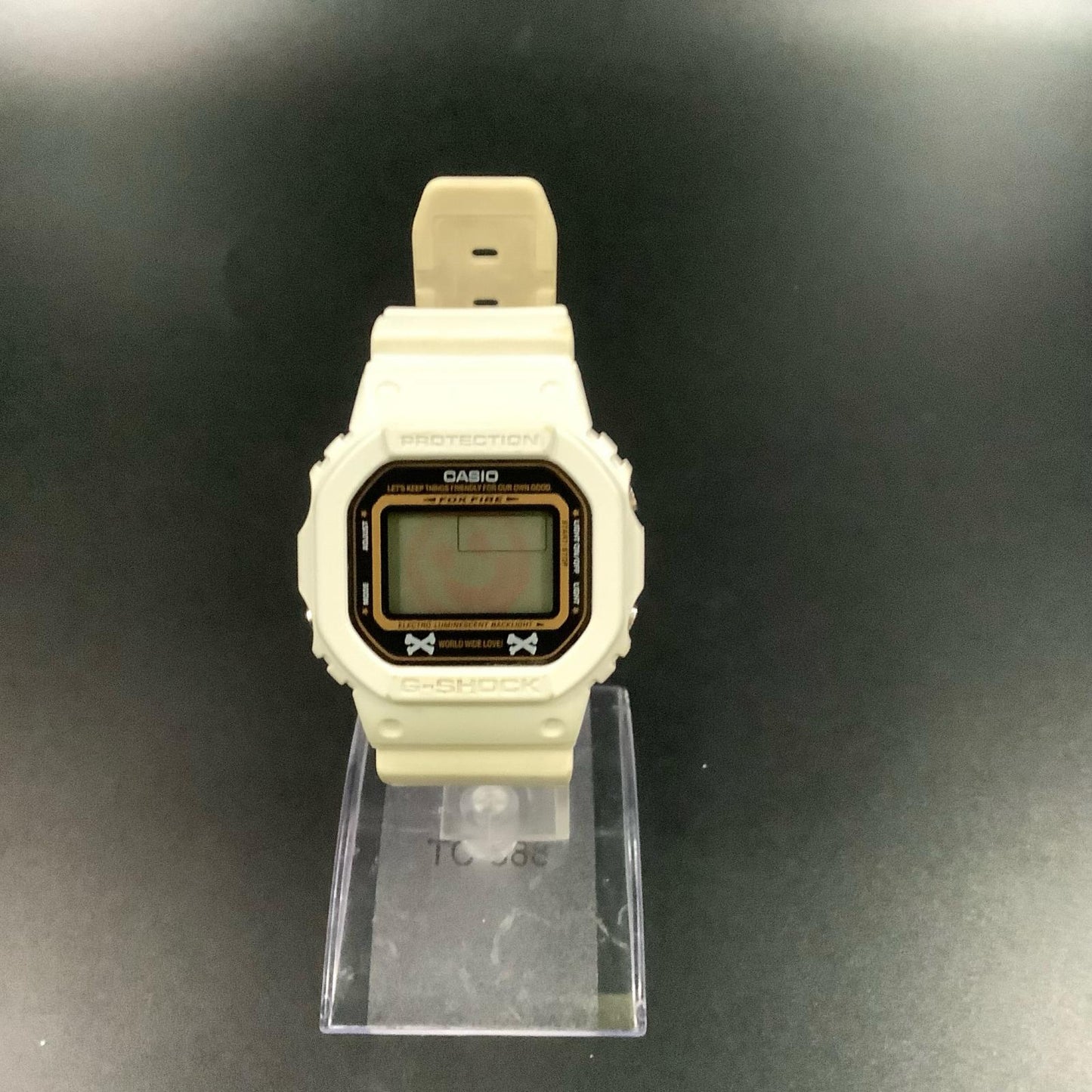 【全額返金保証】【最速発送】CASIO WORLD WIDE LOVEコラボモデル DW-5600VT 動作確認済
