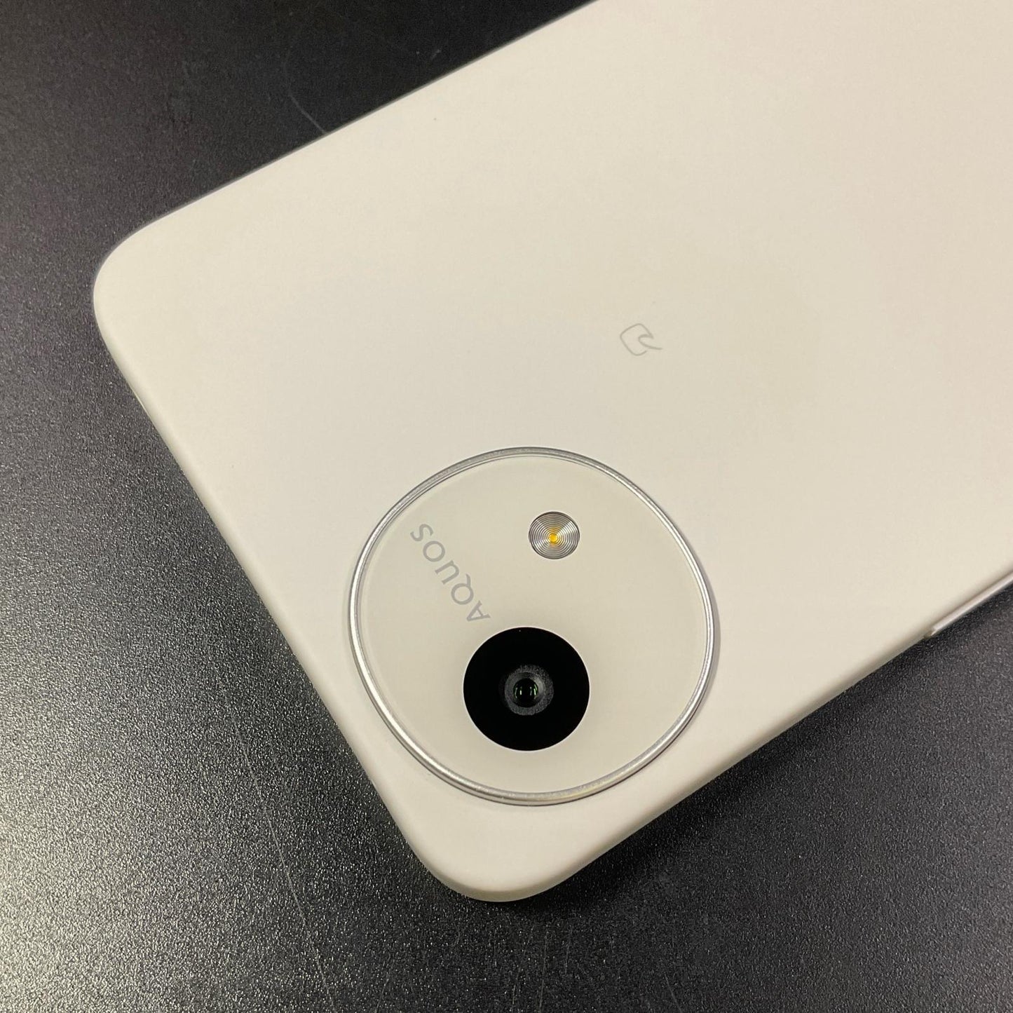 【全額返金保証】【最速発送】SHARP AQUOS wish5 64GB ユキ docomo SIMフリー SH-52F 白ロム 超美品 動作確認済